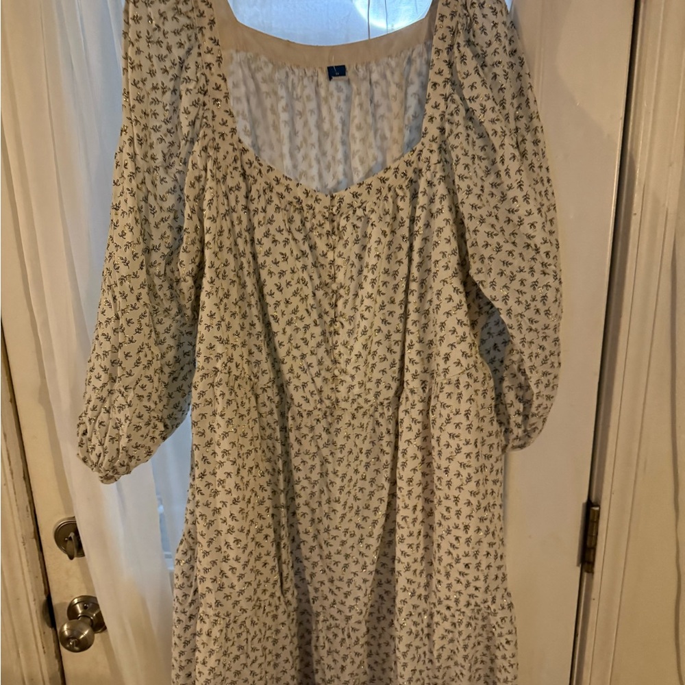 Old Navy White and Black Floral Long Sleeve Dress